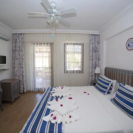 Mavi Deniz 셀리미예